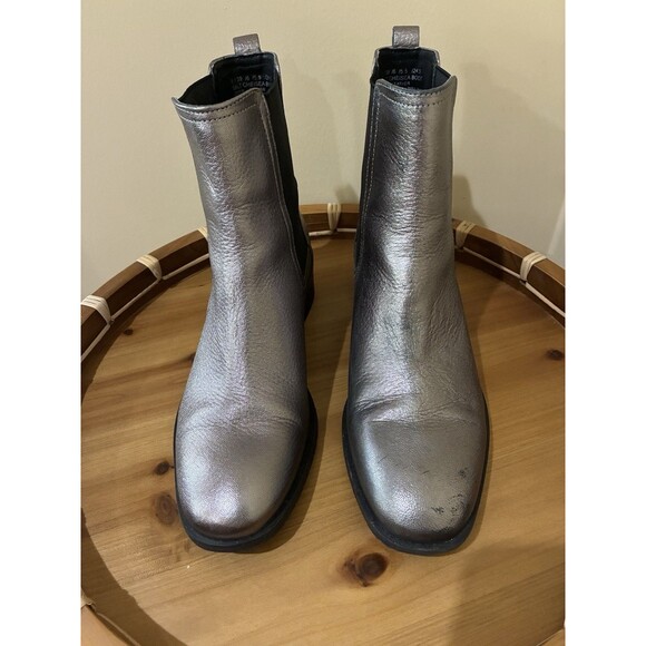 Kenneth Cole Reaction Boots Womens Salt Chelsea Ankle Heel Gray Silver Leather 8 - Picture 1 of 8